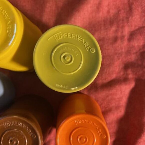 Five Tupperware cups ~ Vintage - Picture 2 of 14